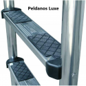 Escalera Astralpool para piscina con rebosadero